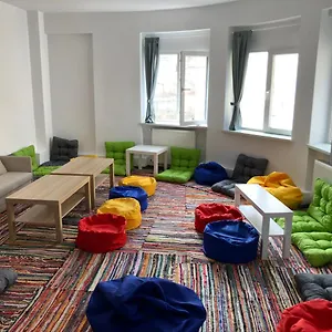 Hostel Mil Pasos Penthouse, Bucureşti