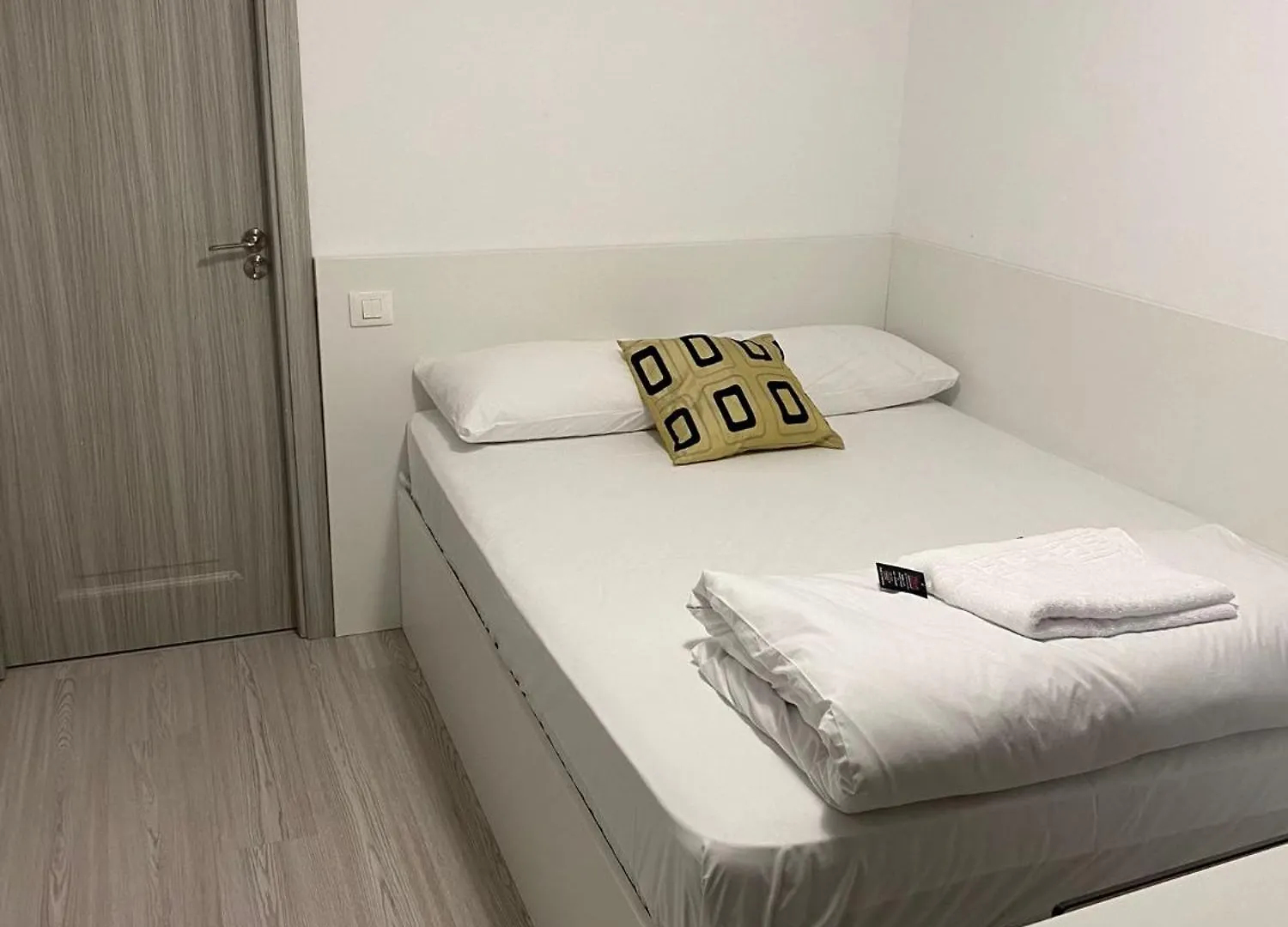 Small Central Bucharest Old Town Studios Hotel